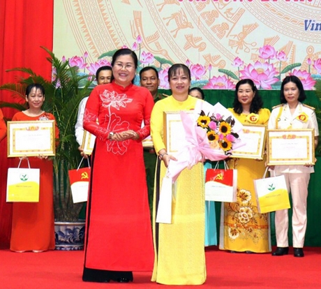 Giảng viên Lê Thị Ngọc Nữ đạt giải nhất hội thi tìm hiểu tác phẩm của Tổng Bí thư Nguyễn Phú Trọng.