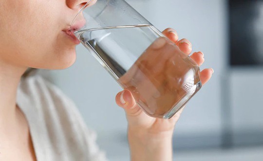 Uống nhiều nước có thể giúp bạn giảm cân theo nhiều cách khác nhau.